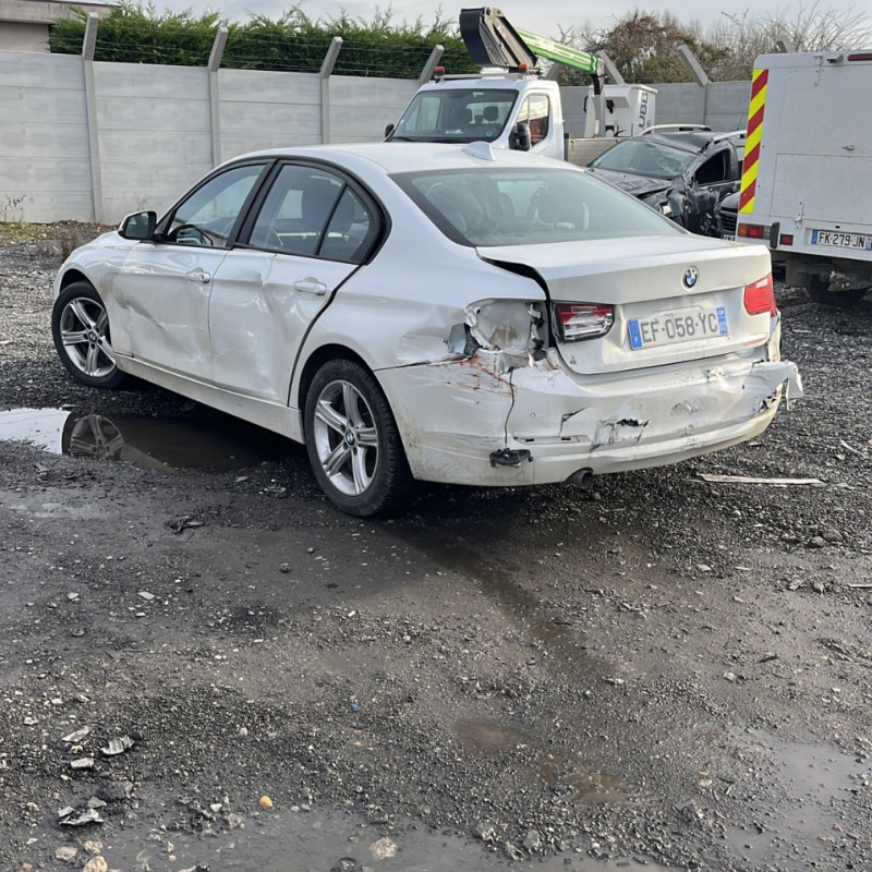 BMW SERIE 3 F30 PHASE 1 318d 2.0D - 16V TURBO Photo n°4