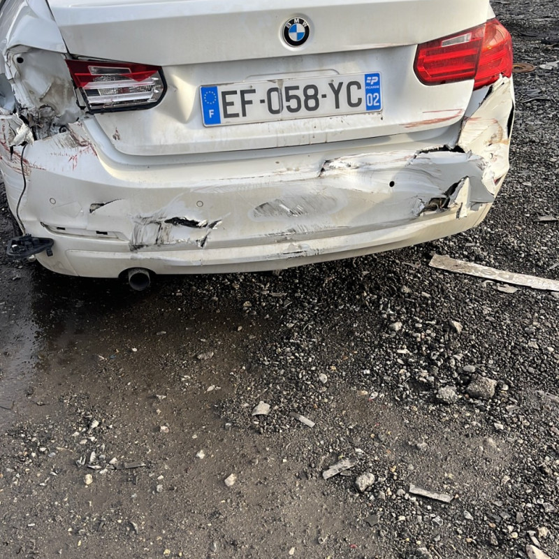 BMW SERIE 3 F30 PHASE 1 318d 2.0D - 16V TURBO Photo n°5