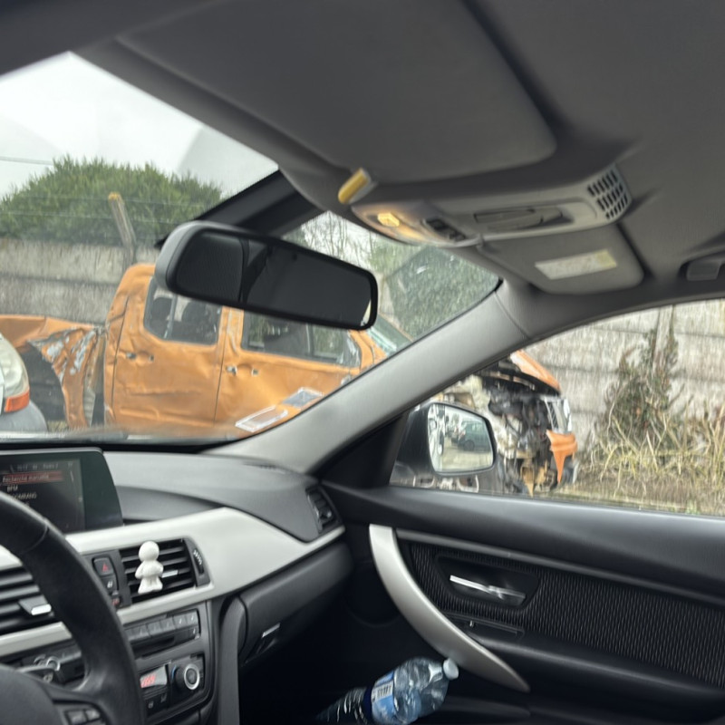 BMW SERIE 3 F30 PHASE 1 318d 2.0D - 16V TURBO Photo n°19