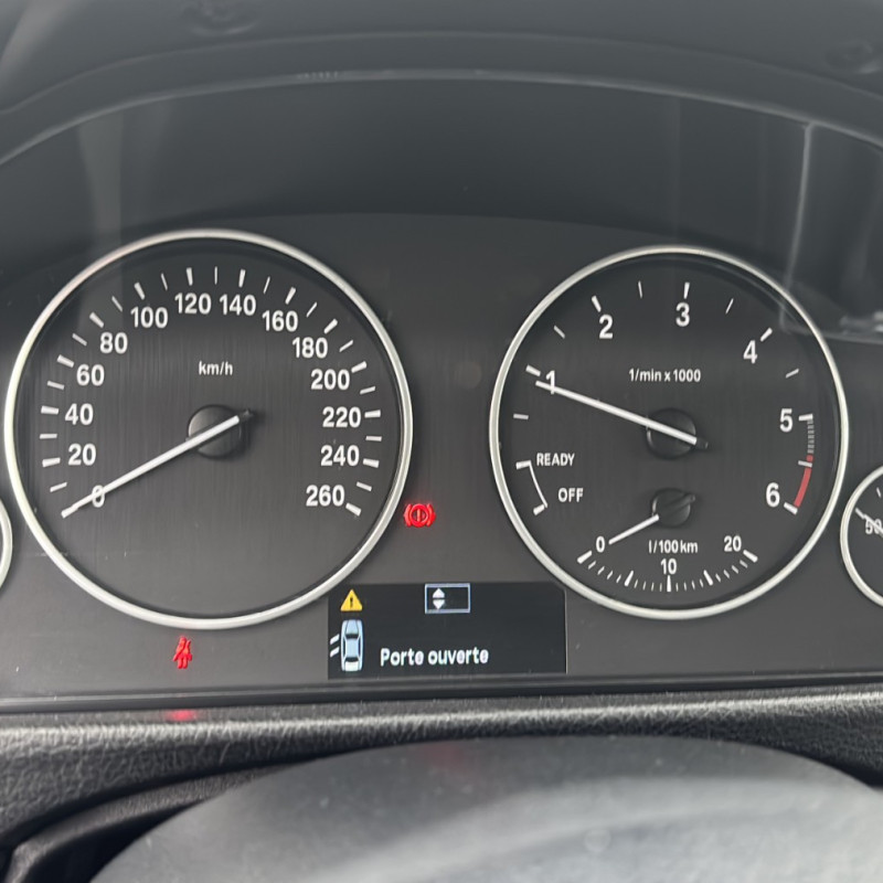 BMW SERIE 3 F30 PHASE 1 318d 2.0D - 16V TURBO Photo n°21