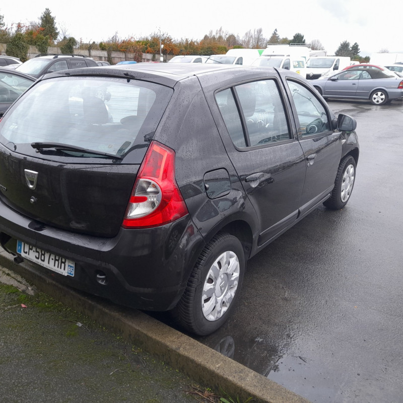 DACIA SANDERO 1 1.5 DCI - 8V TURBO Photo n°2