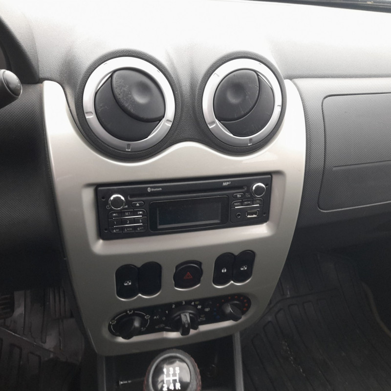 DACIA SANDERO 1 1.5 DCI - 8V TURBO Photo n°9