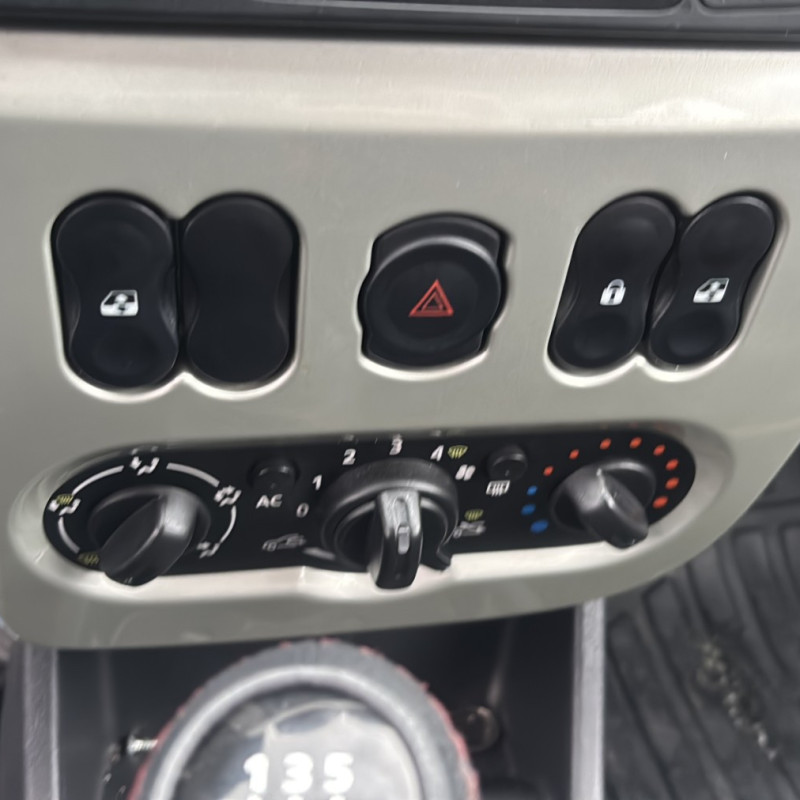 DACIA SANDERO 1 1.5 DCI - 8V TURBO Photo n°19