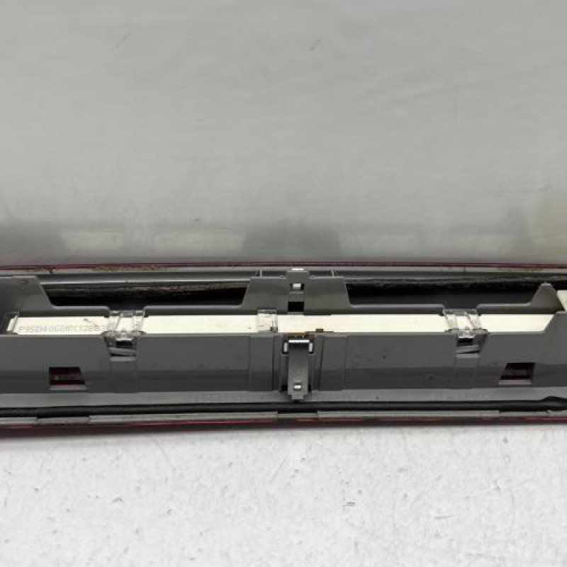 Feu arriere stop central RENAULT SCENIC 3 Photo n°3