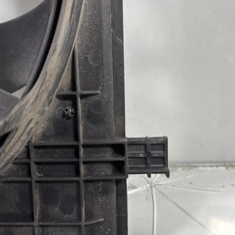 Moto ventilateur radiateur VOLKSWAGEN POLO 5 Photo n°2