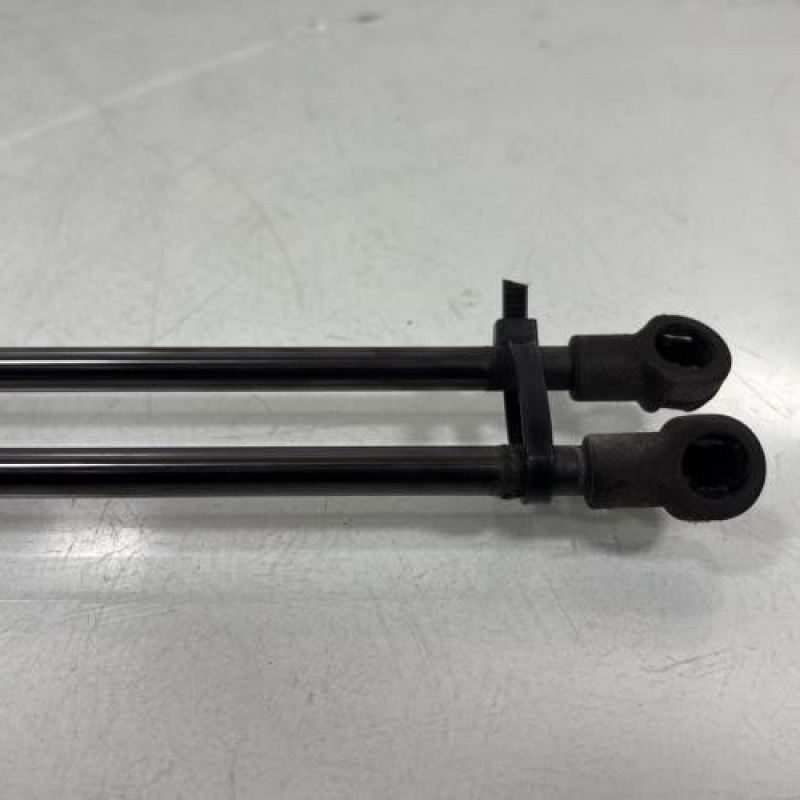 Verin de coffre VOLKSWAGEN GOLF 7 Photo n°2