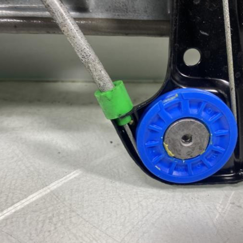 Leve vitre electrique avant droit VOLKSWAGEN POLO 4 Photo n°7