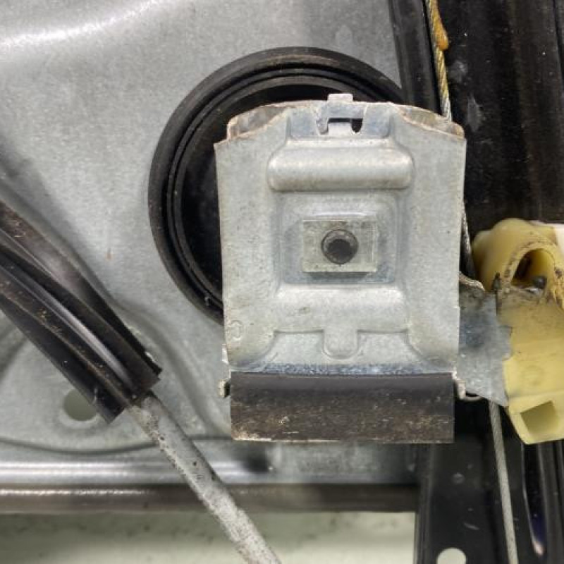 Leve vitre electrique avant droit VOLKSWAGEN POLO 4 Photo n°8