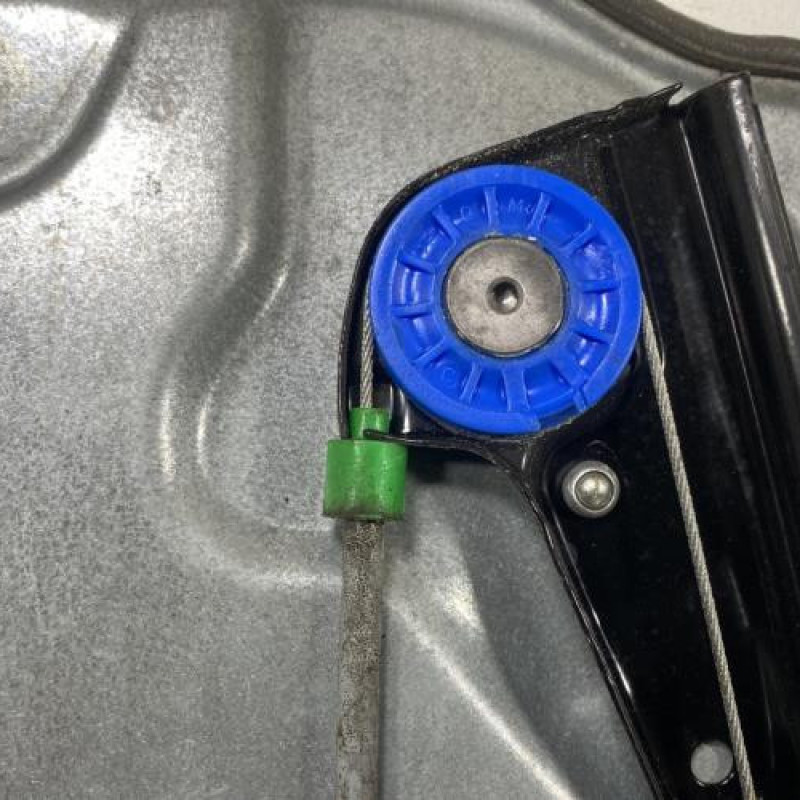 Leve vitre electrique avant droit VOLKSWAGEN POLO 4 Photo n°9