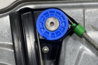 Leve vitre electrique avant droit VOLKSWAGEN POLO 4