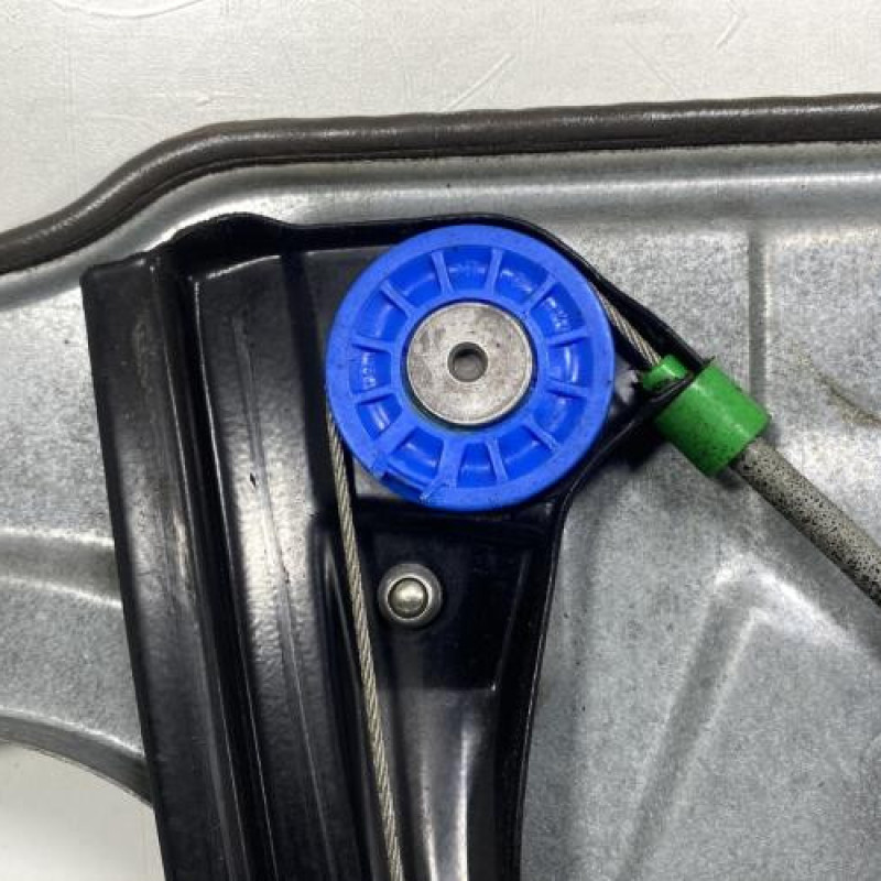 Leve vitre electrique avant droit VOLKSWAGEN POLO 4 Photo n°10