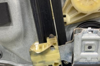 Leve vitre electrique avant droit VOLKSWAGEN POLO 4