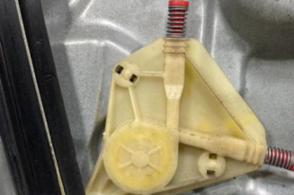 Leve vitre electrique avant droit VOLKSWAGEN POLO 4