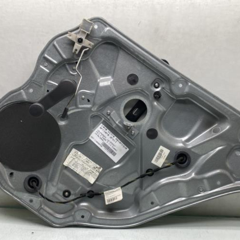 Leve vitre mecanique arriere droit VOLKSWAGEN POLO 4 Photo n°1