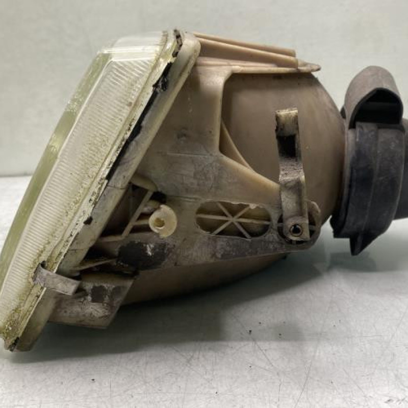 Optique avant principal gauche (feux)(phare) PEUGEOT 205 Photo n°2