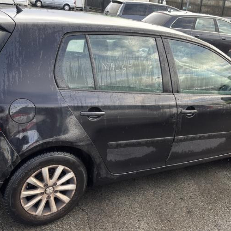 Feu arriere principal gauche (feux) VOLKSWAGEN GOLF 5 Photo n°17