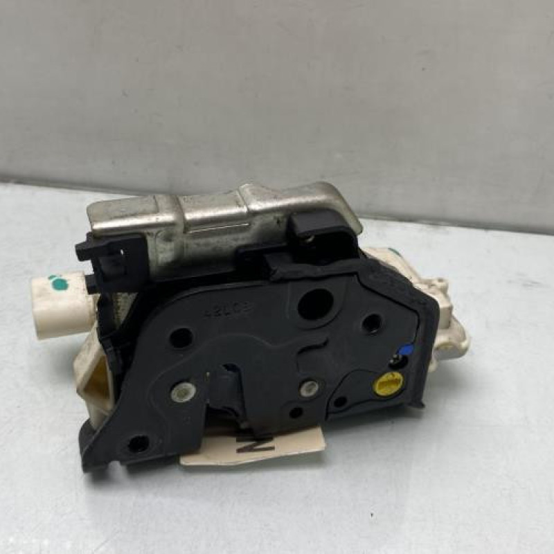 Serrure arriere gauche AUDI A4 3 Photo n°1