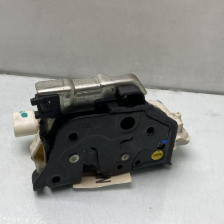 Serrure arriere gauche AUDI A4 3 Photo n°1