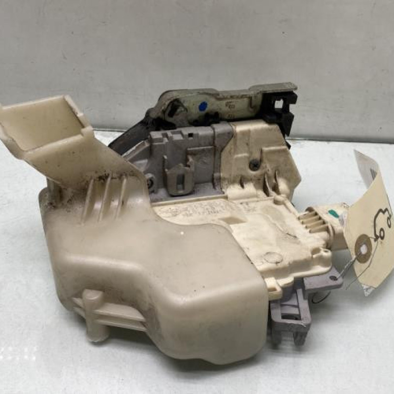 Serrure avant gauche AUDI A4 3 Photo n°2