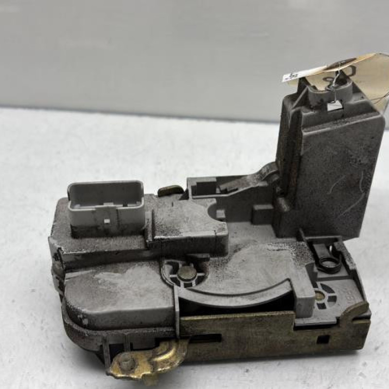 Serrure avant droit PEUGEOT 307 Photo n°1