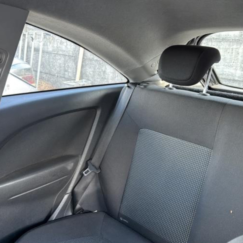 Feu arriere stop central OPEL CORSA D Photo n°20