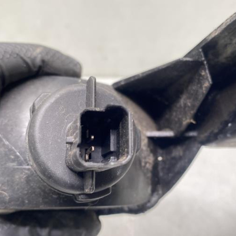 Anti brouillard arriere gauche FORD FIESTA 6 Photo n°3