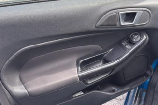 Anti brouillard arriere gauche FORD FIESTA 6