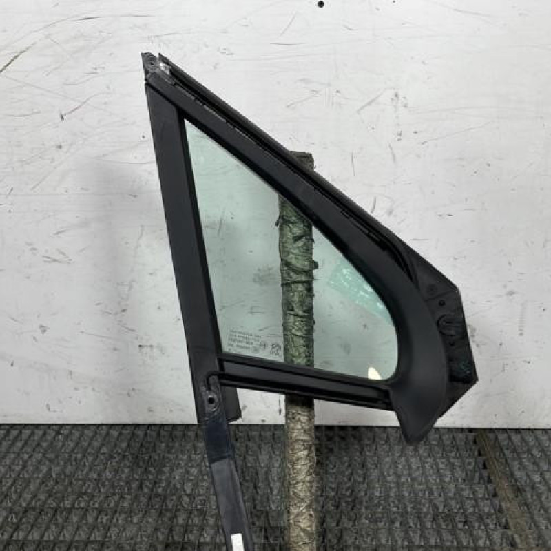 Custode avant gauche (porte) PEUGEOT 208 1 Photo n°4