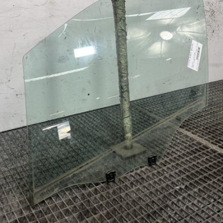 Vitre avant gauche PEUGEOT 208 1