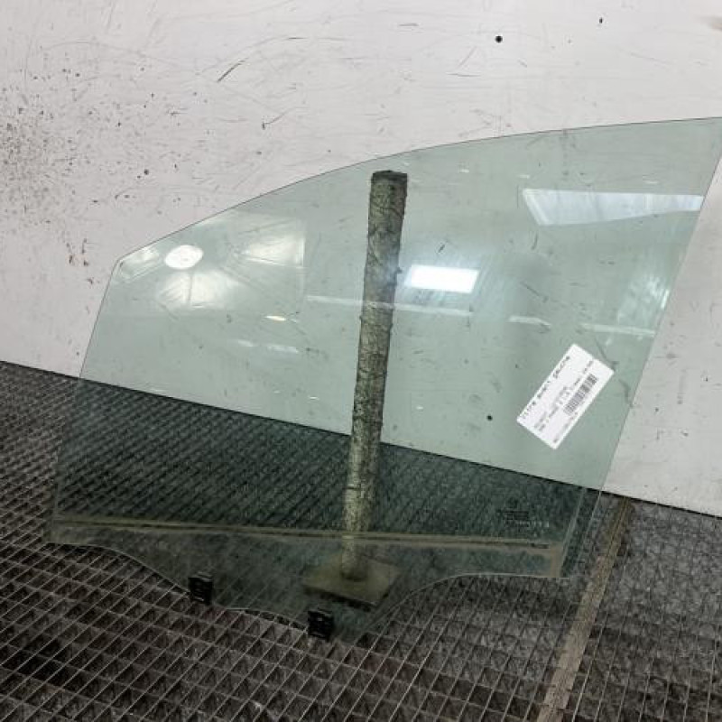 Vitre avant gauche PEUGEOT 208 1 Photo n°3