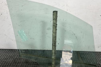 Vitre avant gauche PEUGEOT 208 1