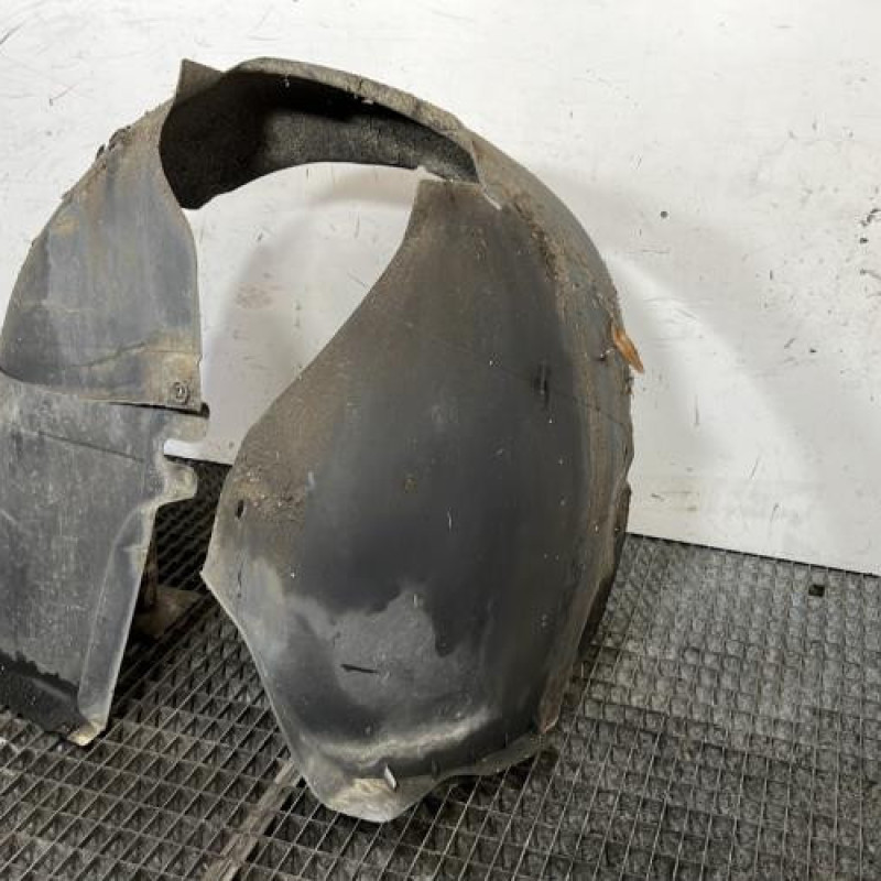 Pare boue avant droit VOLKSWAGEN GOLF 5 Photo n°2