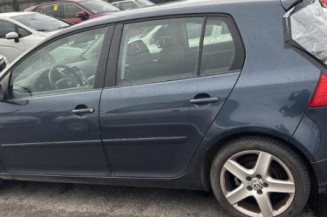 Pare boue avant droit VOLKSWAGEN GOLF 5