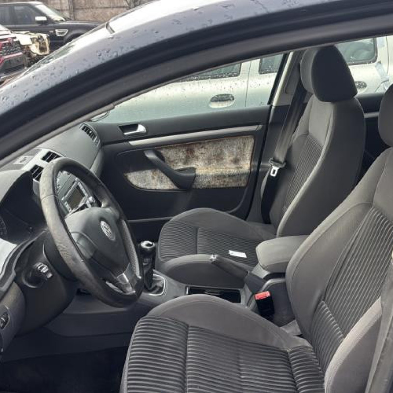 Pare boue avant droit VOLKSWAGEN GOLF 5 Photo n°16