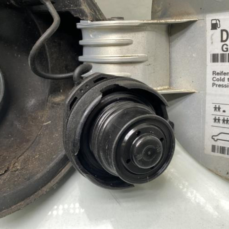 Trappe d'essence VOLKSWAGEN GOLF 6 Photo n°3