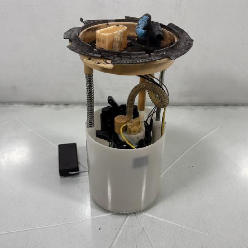 Pompe à carburant VOLKSWAGEN GOLF 6 Photo n°1