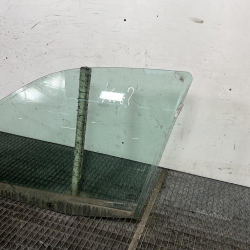 Vitre avant gauche RENAULT CLIO 2 Photo n°3