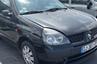 Vitre avant gauche RENAULT CLIO 2