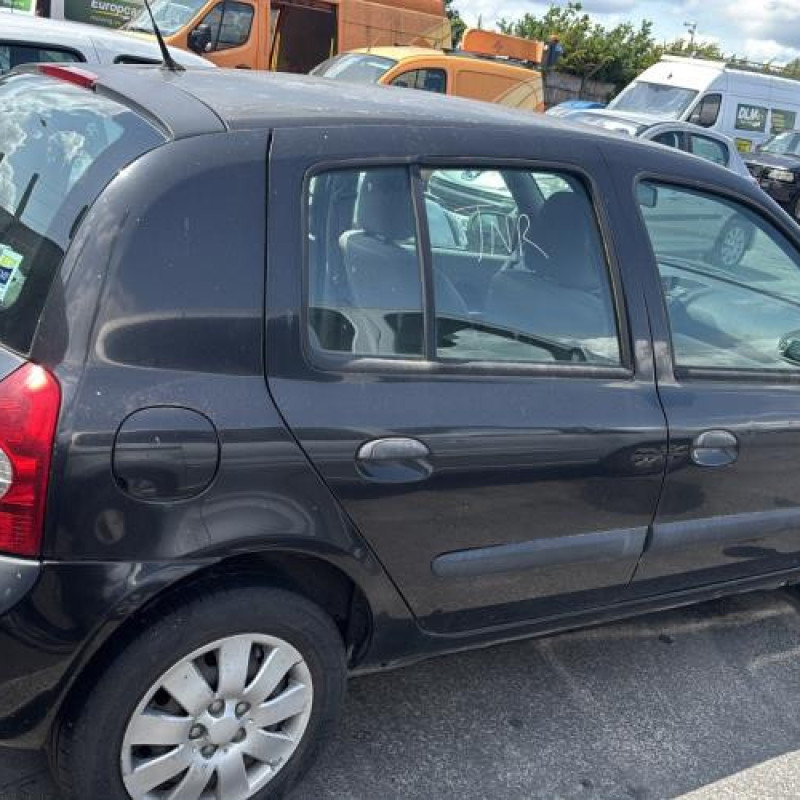 Vitre avant gauche RENAULT CLIO 2 Photo n°11