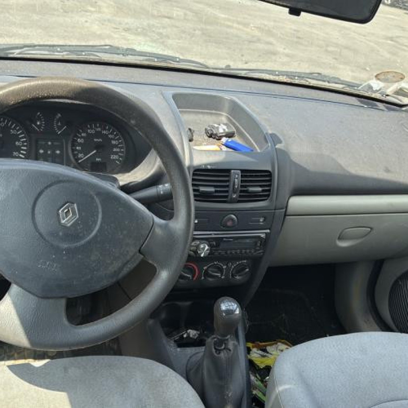 Vitre avant gauche RENAULT CLIO 2 Photo n°14