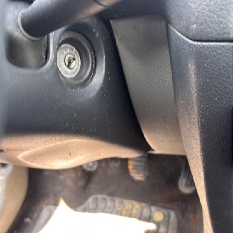 Vitre avant gauche RENAULT CLIO 2 Photo n°19