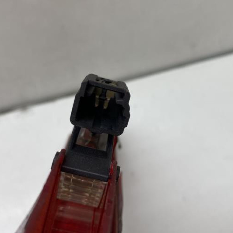 Feu arriere stop central RENAULT CLIO 3 Photo n°4