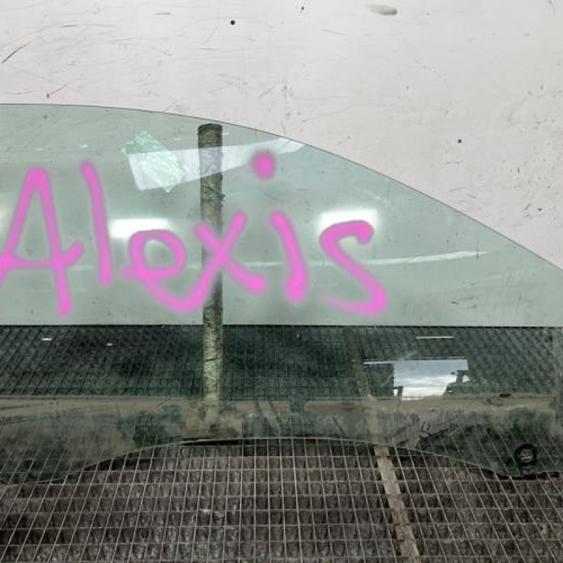 Vitre avant droit RENAULT CLIO 3 Photo n°1