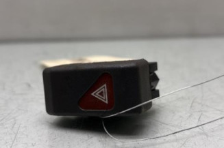 Bouton de warning RENAULT CLIO 1 Photo n°1