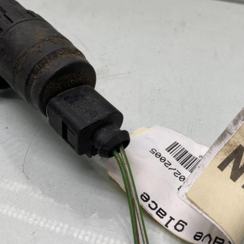 Pompe lave glace arriere VOLKSWAGEN GOLF 5 Photo n°4