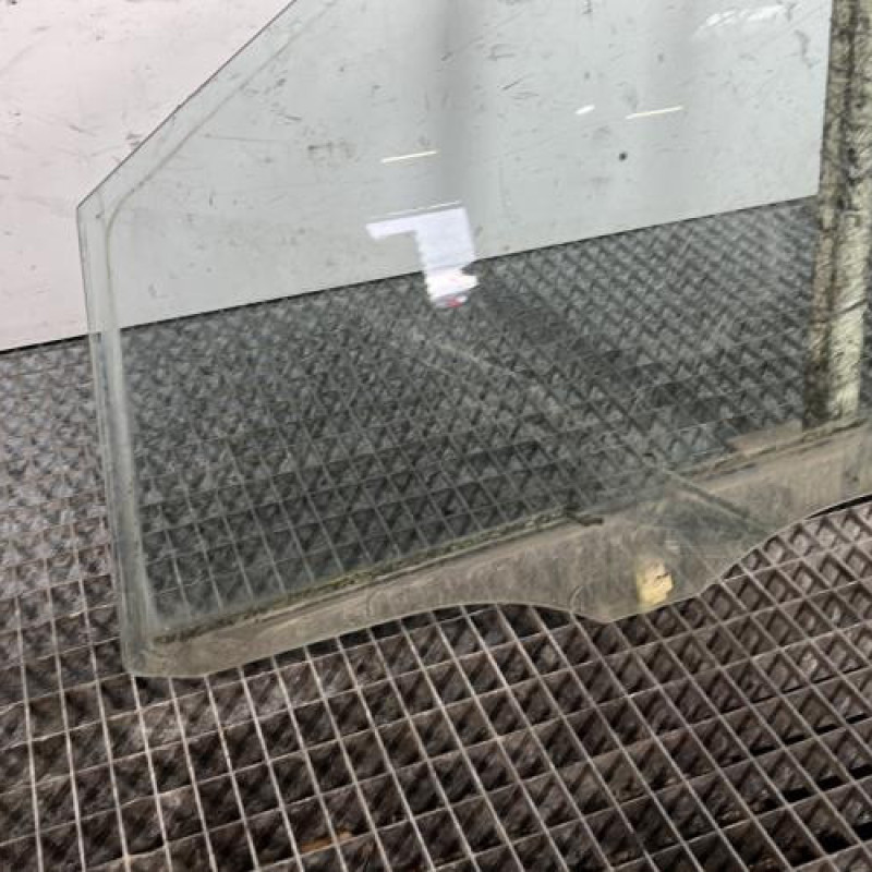 Vitre avant gauche HYUNDAI MATRIX Photo n°2