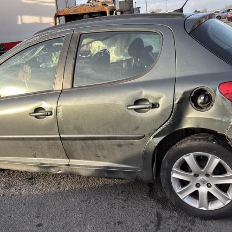 Attache ceinture avant gauche PEUGEOT 207 Photo n°9