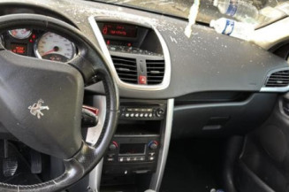 Attache ceinture avant gauche PEUGEOT 207