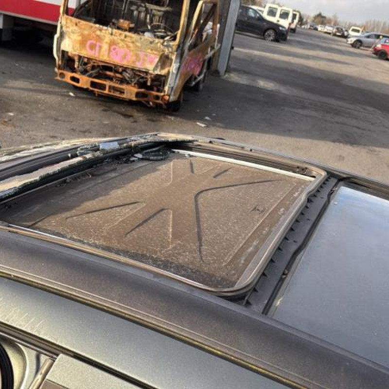 Attache ceinture avant gauche PEUGEOT 207 Photo n°17