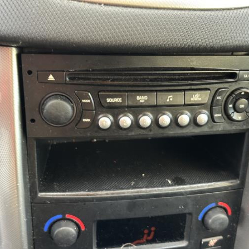 Attache ceinture avant gauche PEUGEOT 207 Photo n°20